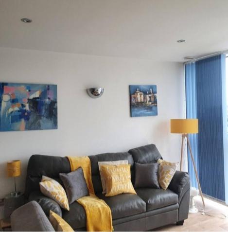 شقة لندن  في Lovely Waterfront Flat Canary Wharf Excel Centre المظهر الخارجي الصورة